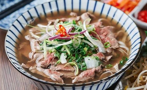 A simple easy to make Vietnamese Pho recipe for beginners.