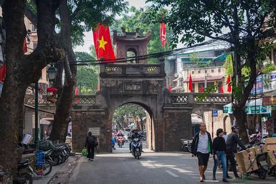 Plan your trip with a Hanoi travel guide.